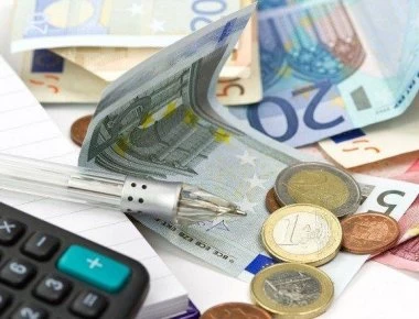 «Και οι φτωχοί, φτωχότεροι»: 4 δισ. φόρους καλείται να πληρώσει ο Έλληνας φορολογούμενος!